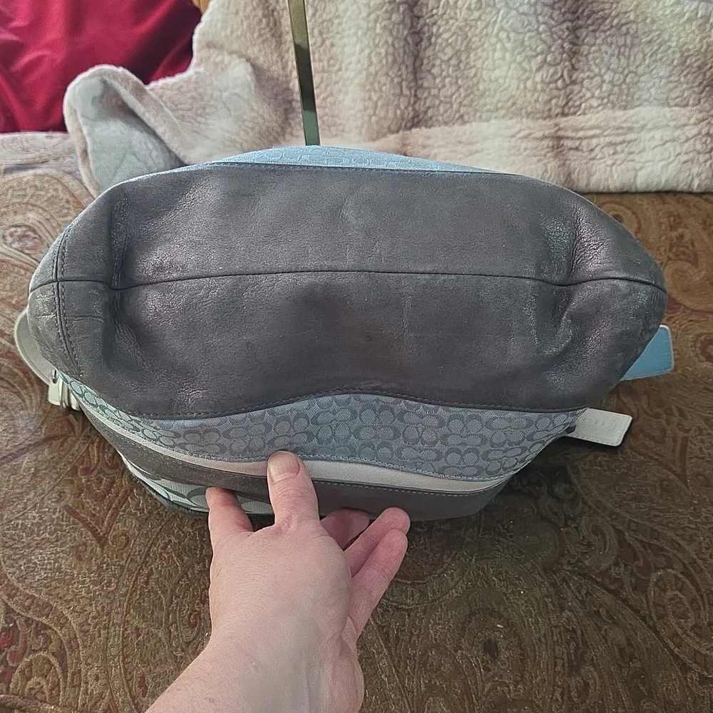 Coach Wave Patchwork Rare Shoulderbag F10653 2006 $350 Estimated Retail GUC - Picture 7 of 16